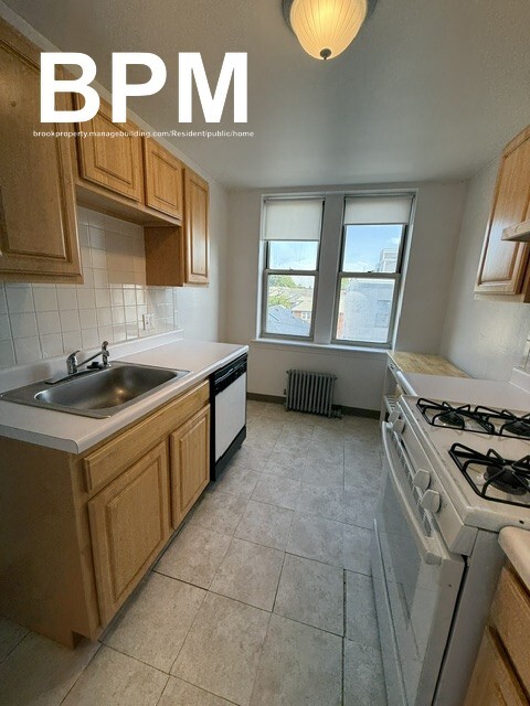 Building Photo - 28 Colborne Rd