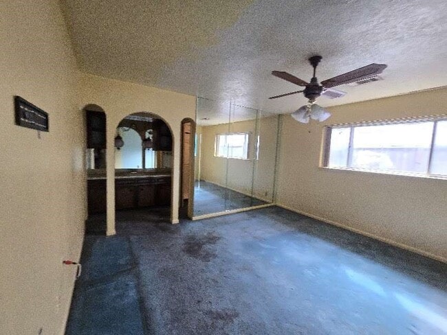 Building Photo - 1307 Cactus St