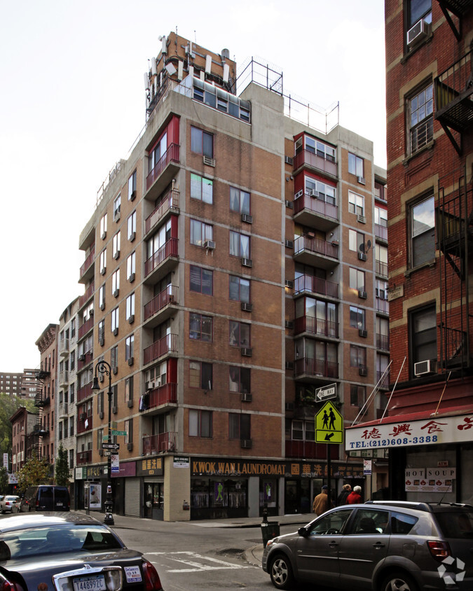Building Photo - Kwok Wah House Condominium