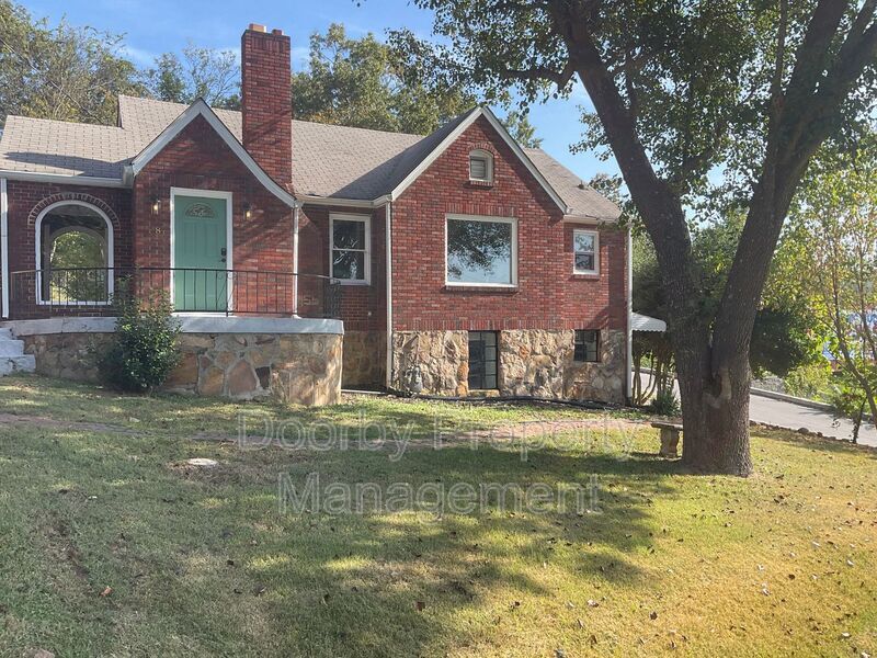 Primary Photo - 8 Trenton St