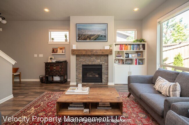 Foto del edificio - 3 br, 2.5 bath House - 1808 NW Element Pl.