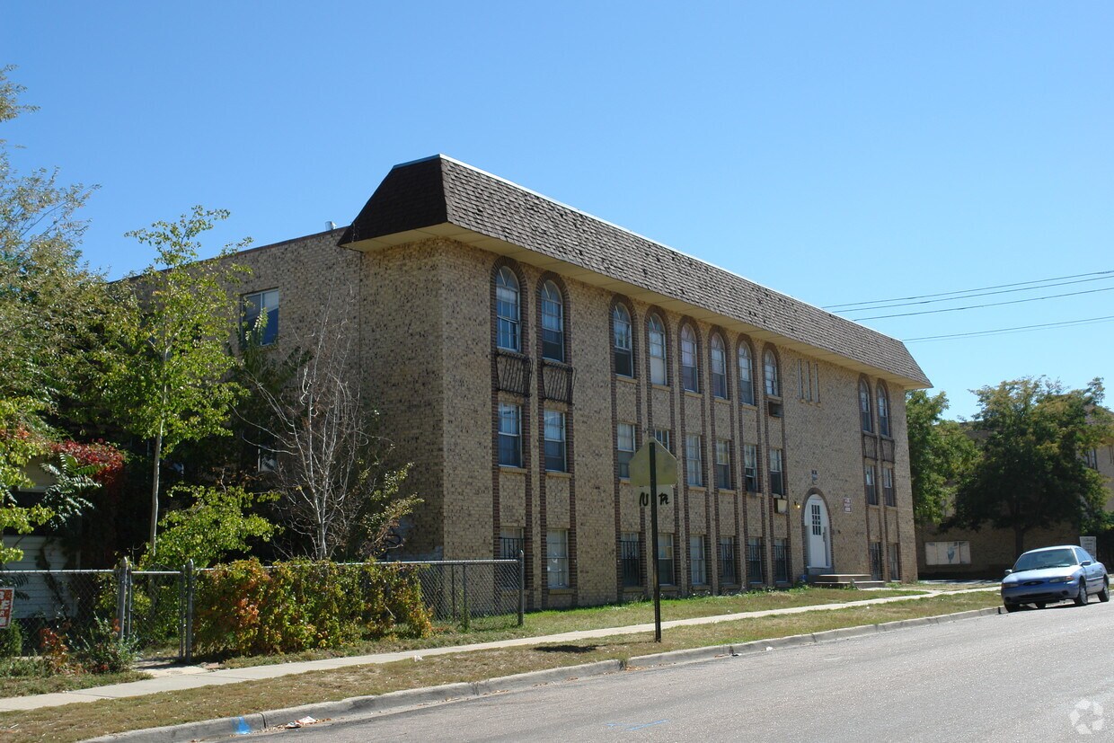 Building Photo - Clinton Manor