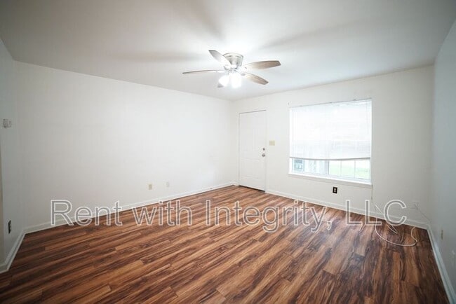 Building Photo - 2555 Chateau Ln