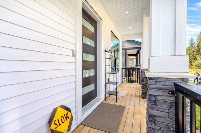 Photo du bâtiment - 4482 Stephen Leacock Dr