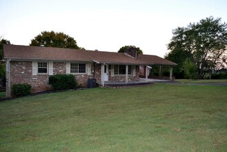 Building Photo - 6000 Apache Trail