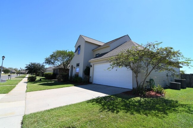 Building Photo - 2582 Boudreaux Ave