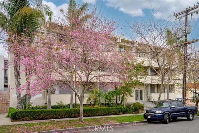 Foto principal - 1422 N Curson Ave