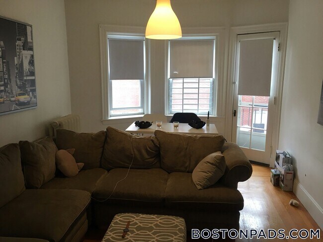 Foto del edificio - 163 Summer St