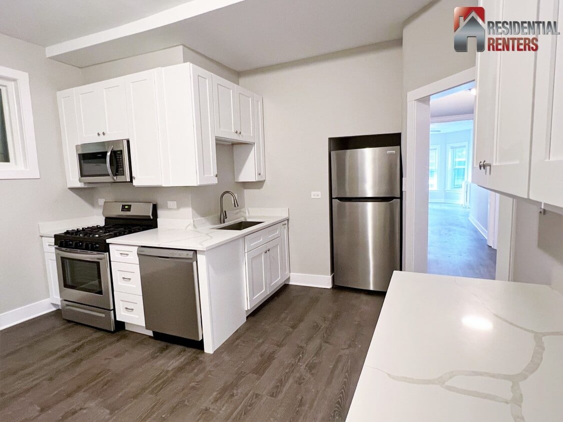 1816 E Kane Plz Unit 5, Milwaukee, WI 53202 Apartments in Milwaukee