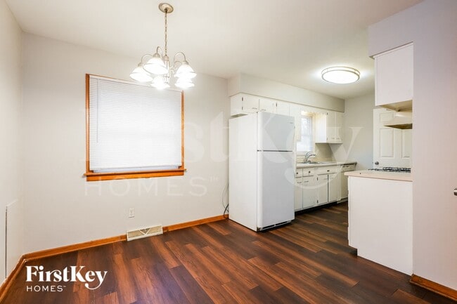 Foto del edificio - 18523 Oak Ave