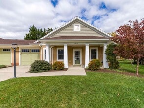 Building Photo - 2616 Greenport Dr