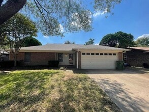 Building Photo - 8116 Irish Dr