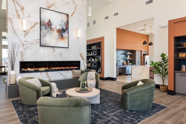 Building Photo - Montage at Hawk Ridge