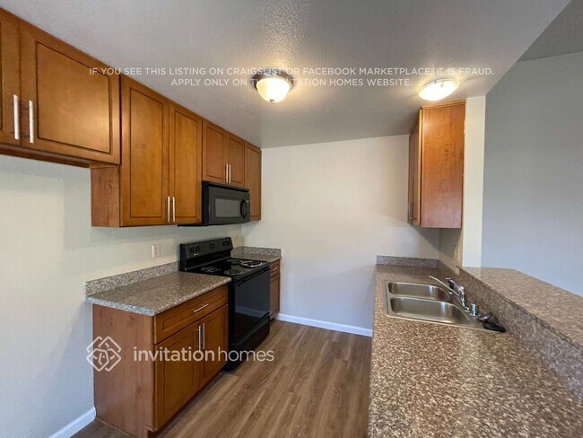 Foto del edificio - 508 Crested Dr