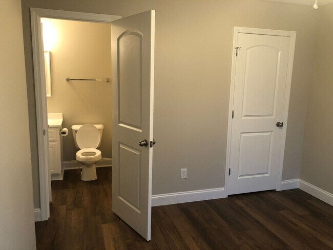 Building Photo - 2 Bedroom 2 Bath in Evans