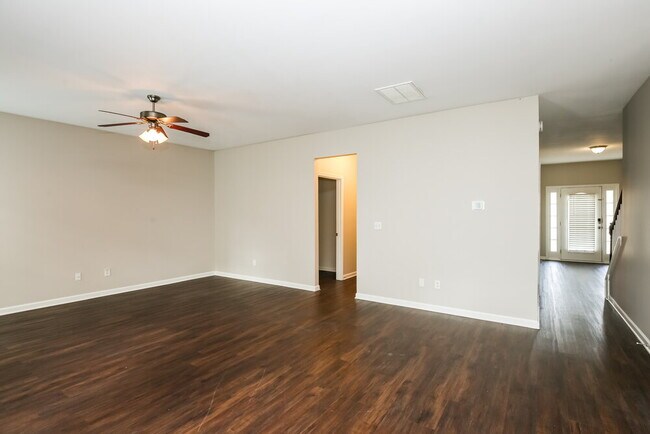 Foto del edificio - 4235 Fourth Rail Ln