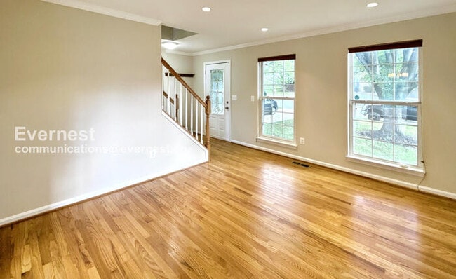 Building Photo - 4678 Pearson Dr