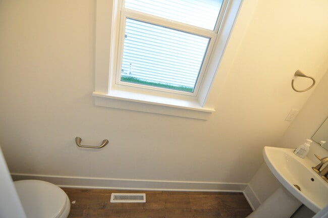 Building Photo - 2714 Bomani Dr