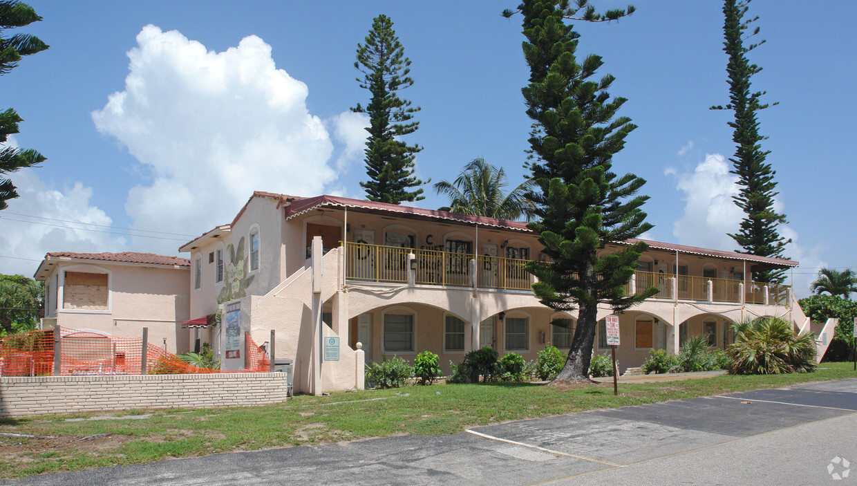 Primary Photo - Palm View Apartment & Motel