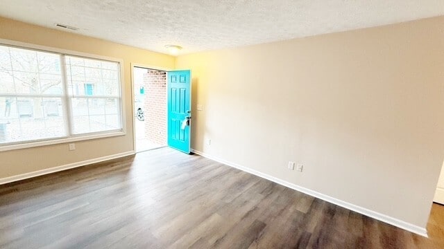 Foto del edificio - 2940 Carson Dr