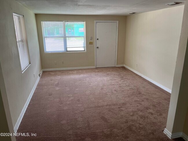 Building Photo - 2414 Rogero Rd