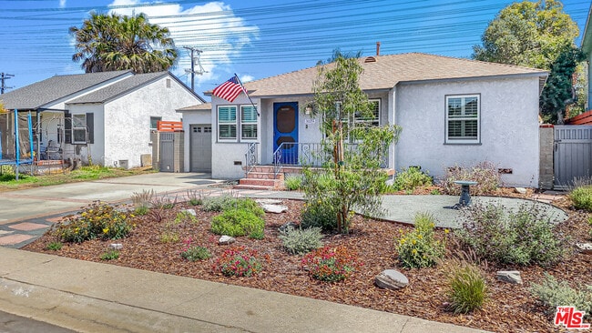 Building Photo - 3020 Dow Ave