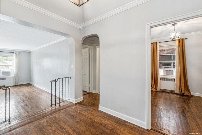 Foto del edificio - 111-45 76th Dr