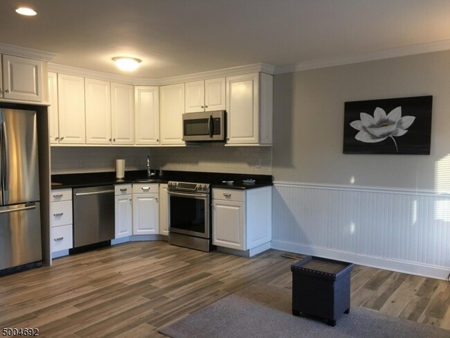 Foto del edificio - 84 Carriage Ln
