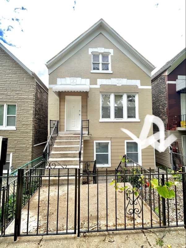Primary Photo - 3215 S Throop St