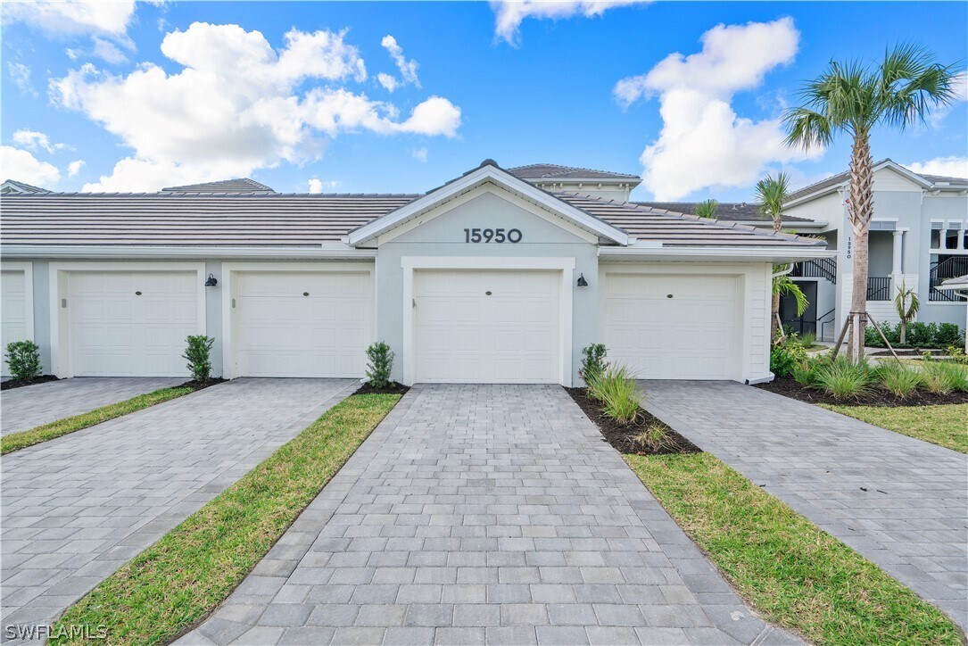Foto principal - 15970 Grassland Ln