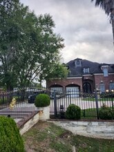 Building Photo - 6015 Ladonia St