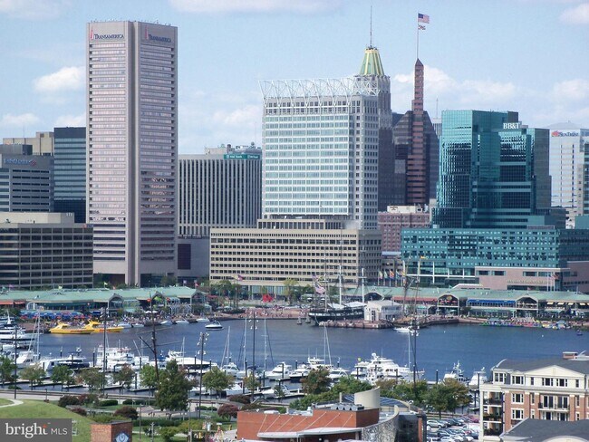 Foto del edificio - 100 Harborview Dr
