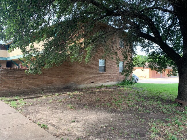 Foto del edificio - 3701 Sleeper Ave