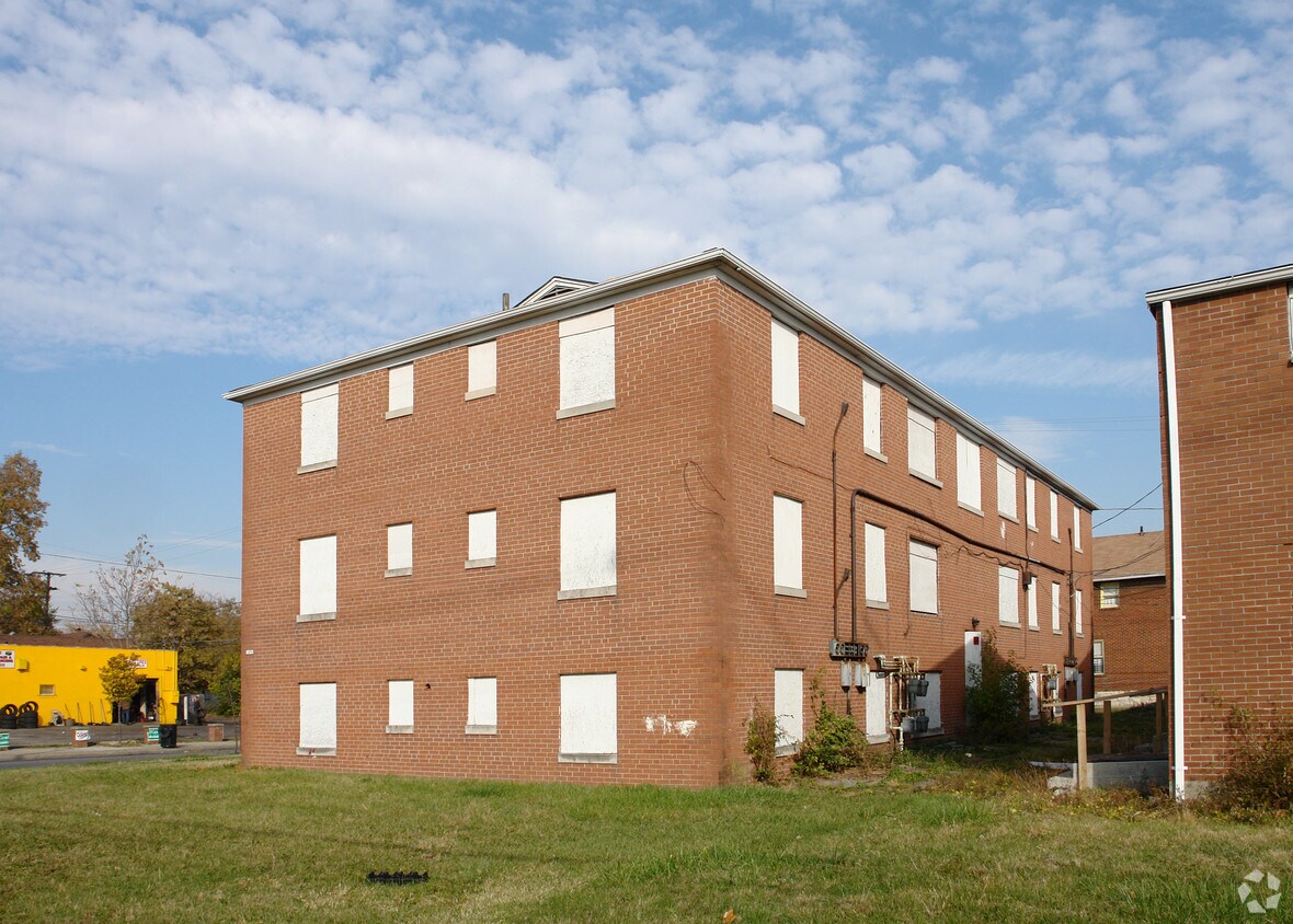Foto del edificio - 1656 E Livingston Ave