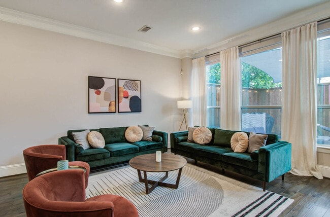 Building Photo - 5530 Kiam St