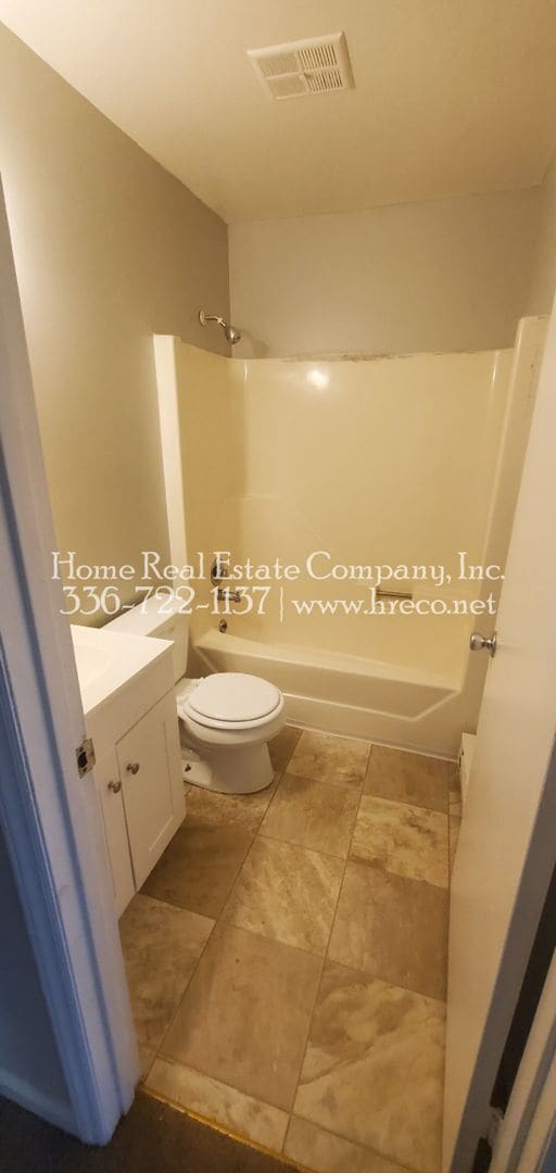 Foto del edificio - 1400 W Academy St