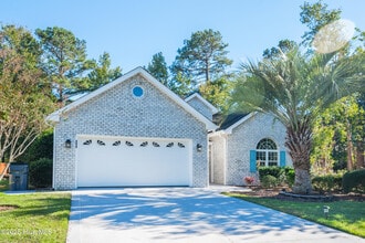 Building Photo - 8829 Lansdowne Dr NW