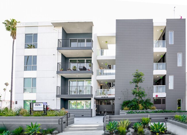 Foto del edificio - 150 N Berendo St