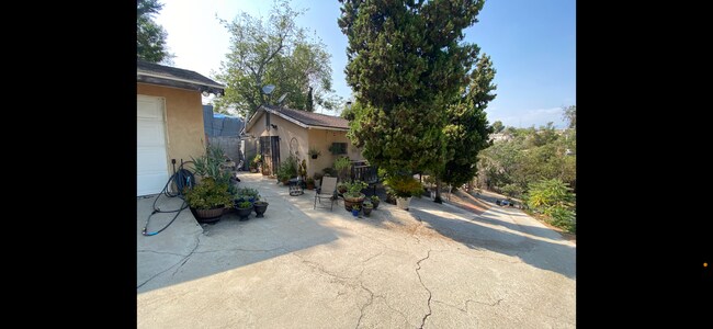 Building Photo - 7218 Toll Dr