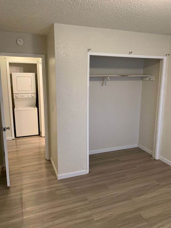 Foto del edificio - 1106 N Buchanan St