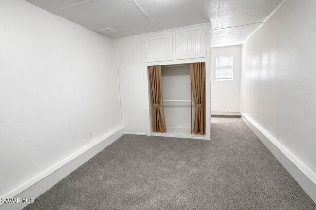 Building Photo - 44104 Carolside Ave