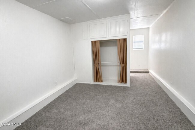 Foto del edificio - 44104 Carolside Ave