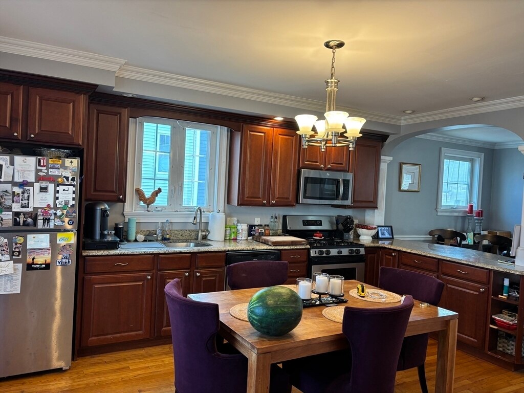 Foto principal - 160-1/2 H St