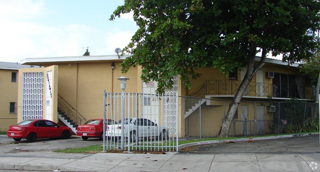 1177 NW 8th Street Rd, Miami, FL 33136 Apartments in Miami, FL