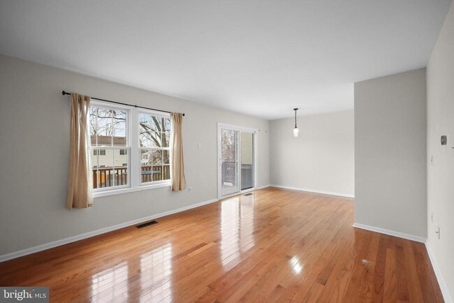 Foto del edificio - 2921 Lexington Ct