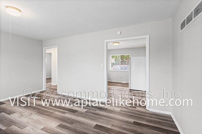 Foto del edificio - 3609 W 47th St