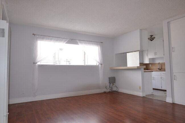 Foto del edificio - 11820 Venice Blvd