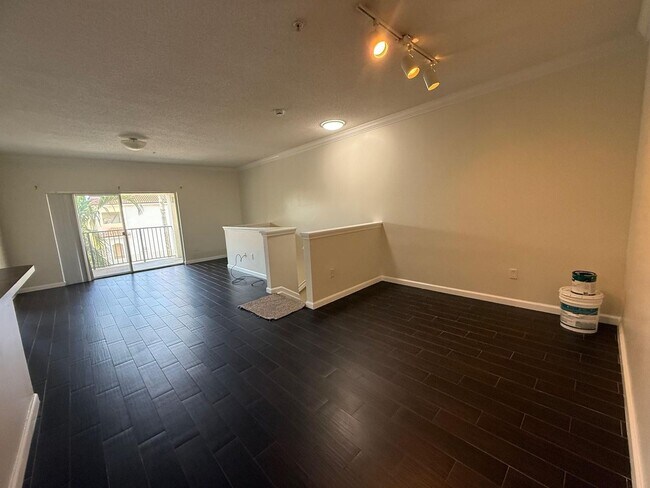 Foto del edificio - 5820 W Sample Rd