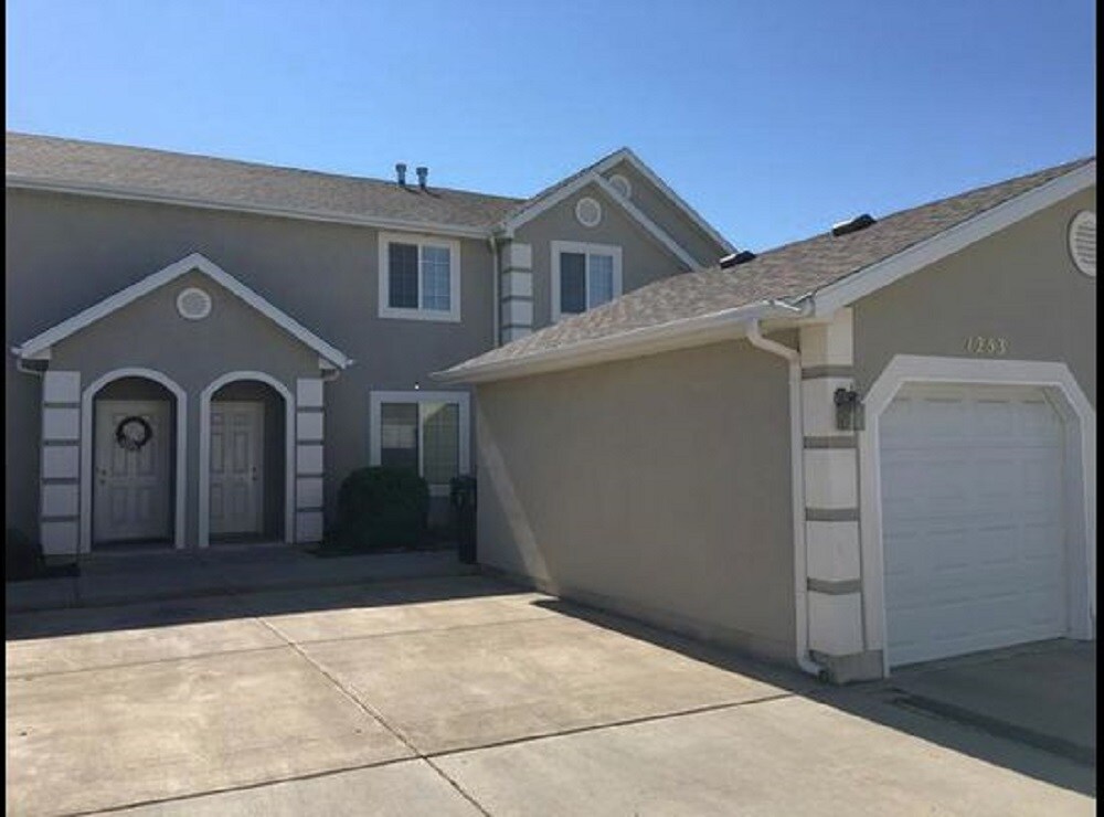 FRONT - 1253 E 6125 S