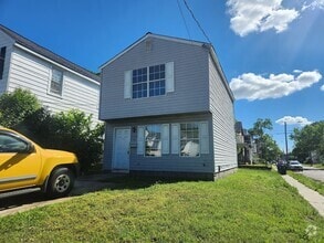 Building Photo - 3100 Roanoke Ave